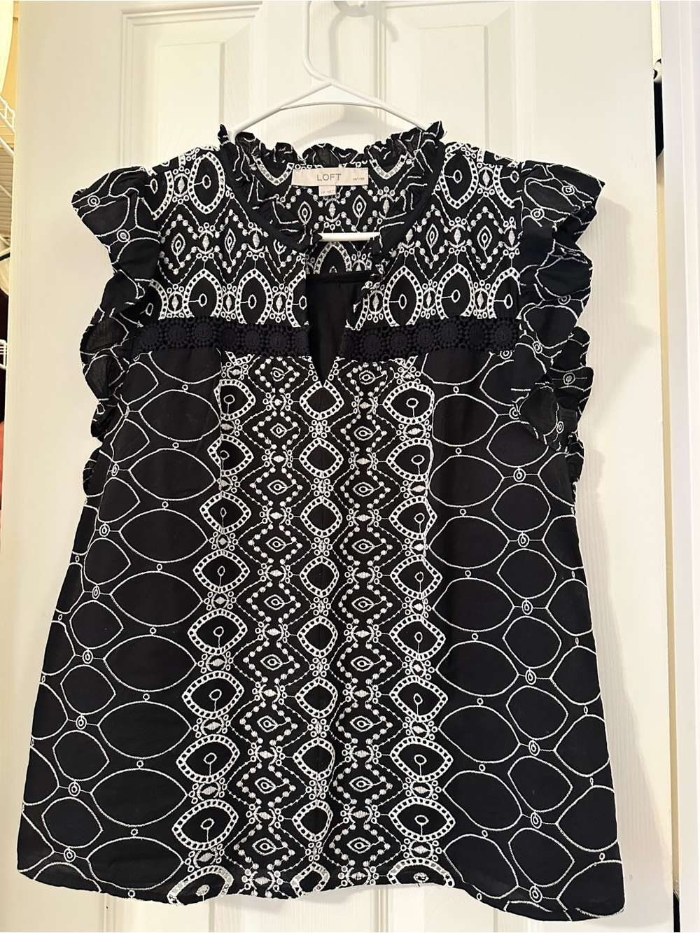 LOFT Black & White Geometric Ruffle Sleeve Blouse